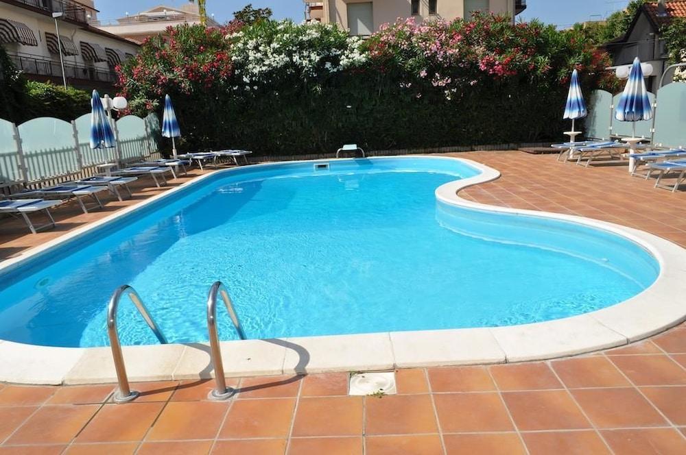 Hotel Gaston Rimini Luaran gambar